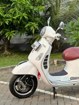 Piaggio Vespa GTS 150 3v 2014 WHITE