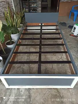 Ranjang kayu bahan multiplek kokoh