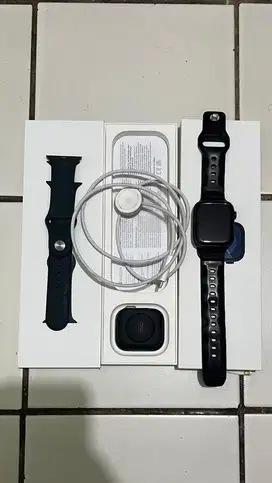Apple Watch Series 9 45mm Midnight No Minus Mulus Ibox jual BU
