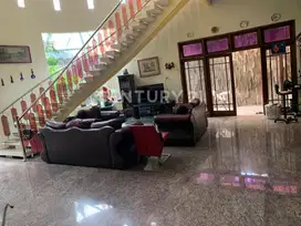 Rumah Panjang Jembatan Lima Di Jalan Utama