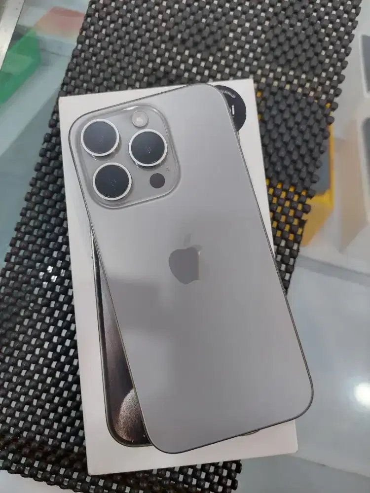 iPhone 15 Pro  128 Gb  (ibox / Bh 86%)