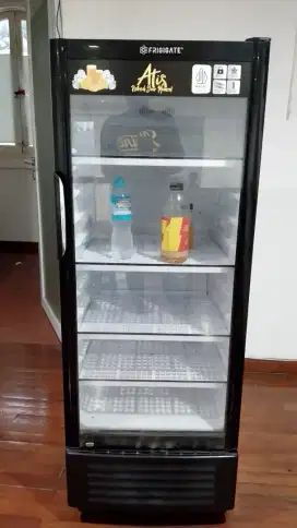 Show case frigigate