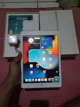 Apple iPad 6 Ex iBox 32GB WiFi No Minus Fullset