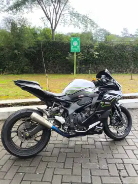 ZX25R NON ABS UPGRADE QUICKSHIFTER DECALL