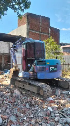 Excavator PC 75 bucket/breaker - Cut and Fill / Galian pondasi