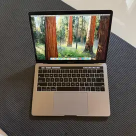 Macbook Pro 2019 i5 8/256 Space Grey 13 inch Like New