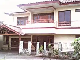 Rumah Bagus Dua Lanta Dekat Jalan Raya Di Duren Sawit Jakarta Timur