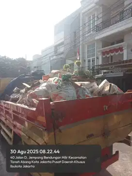 Jasa buang puing dan angkut sampah