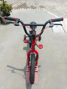 Sepeda Anak Element Spiderman ukuran 16
