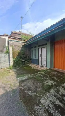 Dijual Rumah / Tempat Usaha pinggir jalan