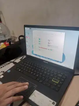 Dijual Laptop VivoBook E410MA