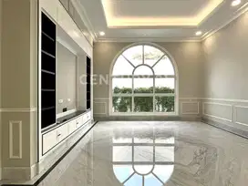 Rumah Mewah Dengan Bangunan Baru Di Menteng