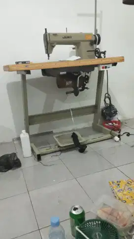 Menjual mesin jahit juki