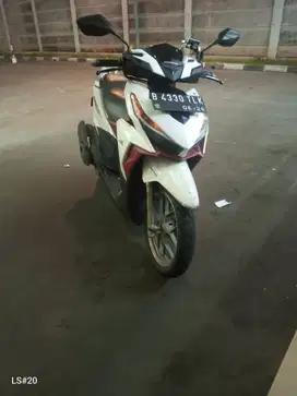 VARIO LED 150CC 2016 PUTIH