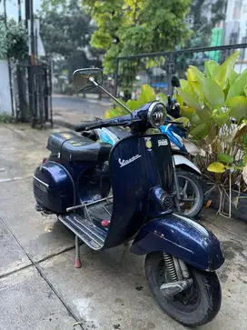 Vespa super tahun 1975