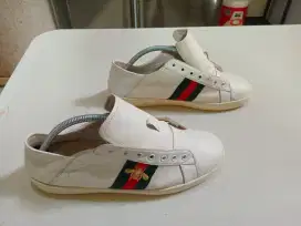 Sepatu Merk Gucci