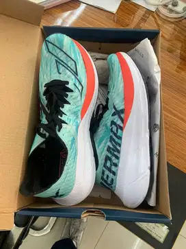 Sepatu running mills enermax cushion M2