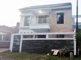Dijual Cepat Rumah siap huni di Kencana Loka Bsd Serpong