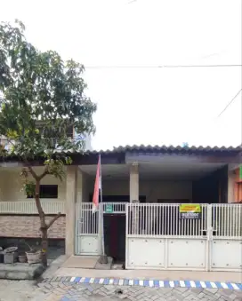 Disewakan rumah di wisma tropodo jl. Indragiri blok FG no 4 waru sda