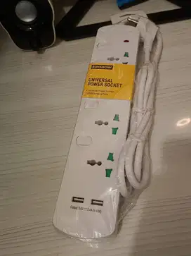 Krisbow Stop Kontak 4 Soket Universal Dengan 2 USB 100% Baru Segel Gan