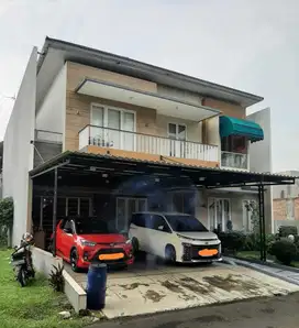 Rumah Mewah  di alam sutera,2 1/2 lantai, Tangerang..
