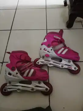 Jual cepat sepatu rodan anak2 size 35-38