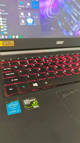 Laptop gaming Acer NITRO V15 core i7 ram 16gb dual VGA Nvidia GTX 860