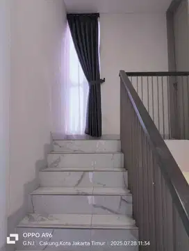 Disewakan rumah bagus di JGC Cakung Jakarta Timur