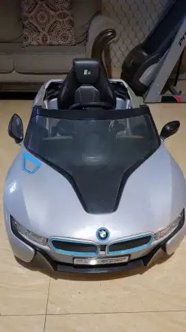 Mainan Mobil Aki BMW i8 License BMW