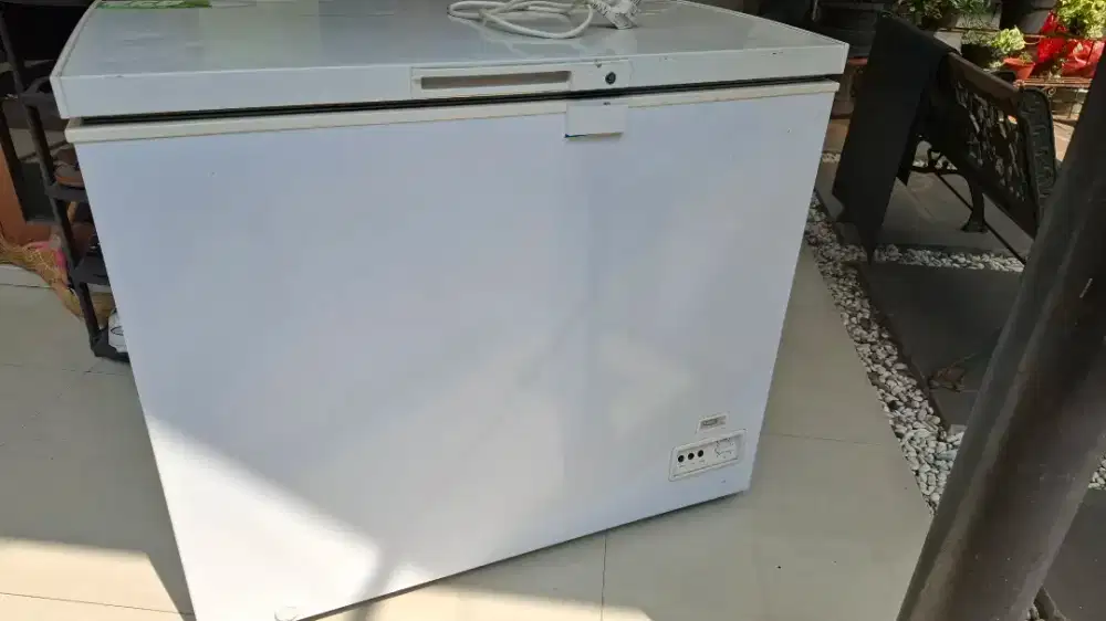 Freezer 190 liter kondisi baik siap pakai