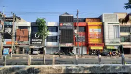 Ruko Wiyung Surabaya Barat di Taman Pondok Indah