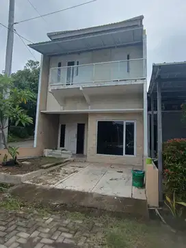 RUMAH MURAH DUA LANTAI BEBAS BANJIR SUASANA SEJUK CLUSTER PUDAKPAYUNG