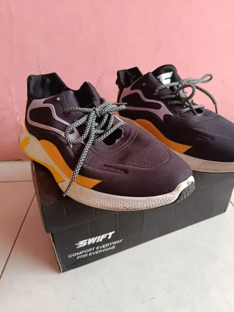 Sepatu Casual Shoes Swift empuk lembut 44