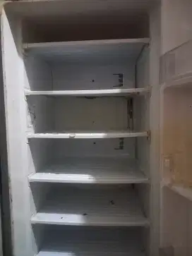 Dijual kulkas Freezer Merk LG (bekas)