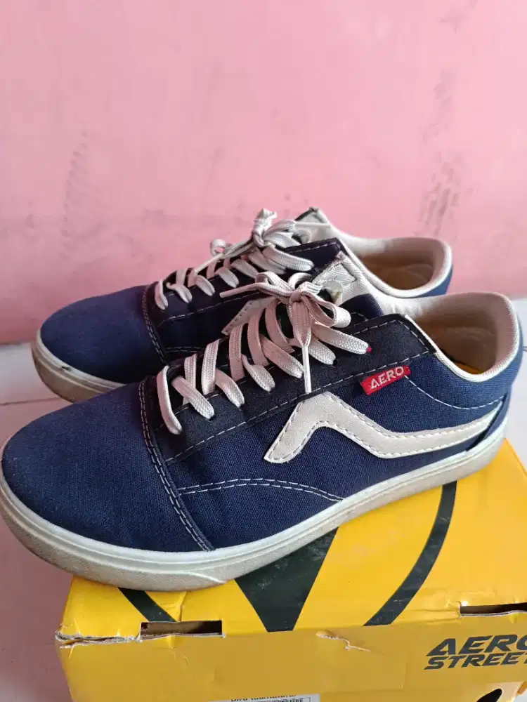Sepatu Aerostreet Massive Biru tua 43