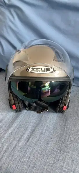 Helm Zeus ZS 611 half face size XL abu2 terang