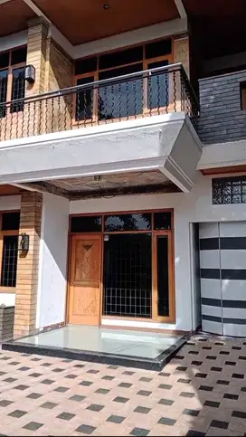 Rumah siap huni di holis regency 3 lantai kota bandung