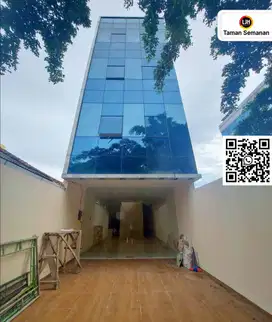 Jual atau Sewa! Ruko Strategis di Pancoran Jakarta Selatan, 300 m²