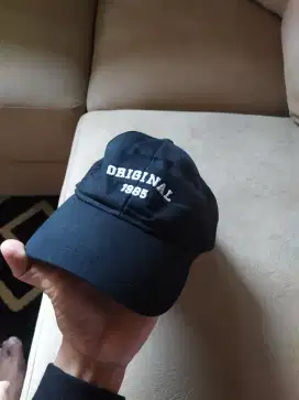 topi olahraga atau santai merk h&m original ada dua macam
