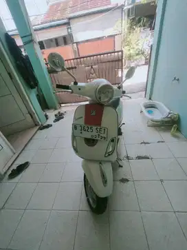 vespa piaggio 2011 Lx150