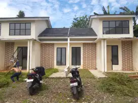 Rumah siap huni di pinggir jalan utama