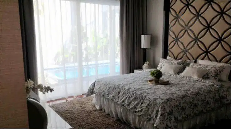 DIJUAL RUMAH GRAHA FAMILY FULL FURNISHED 2 LANTAI ADA SWIMMING POOL!