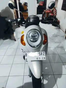 Di jual honda scoopy Prestige putih doff mutiara thn 2023