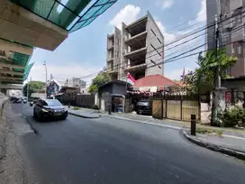Rumah Heritage Menteng Pinggir Jalan Raya Depan Stasiun LRT