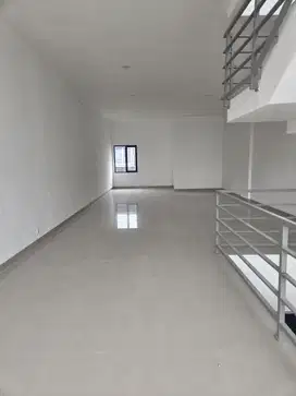 Ruko Cihampelas 4 lantai di Bandung Strategis Parkiran Luas