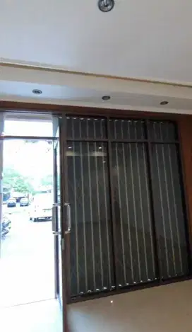 Disewa Ruko 3 Lantai Strategis di Harapan Indah Bekasi
