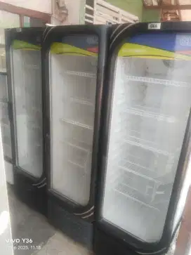Di jual cepat showcase gea jumbo 368L