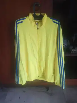 jaket parasit adidas