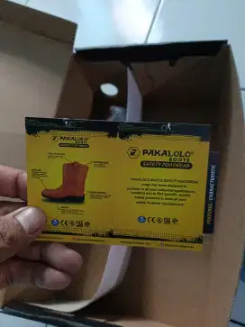 Sepatu safety pakalolo