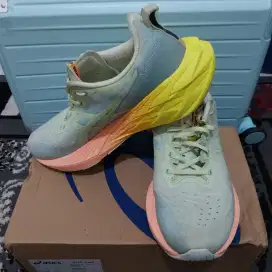 Sepatu Asics Novablast 4 Paris uk 45 28,5cm